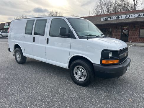 Used 2016 Chevrolet Express 2500 image 3