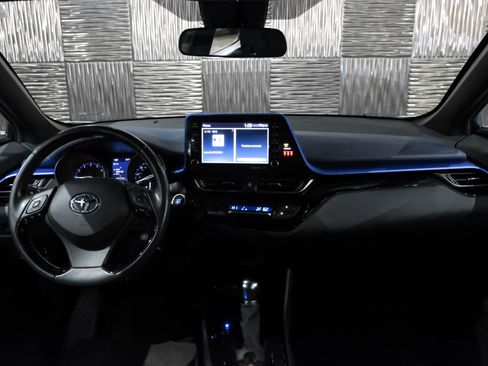 Used 2021 Toyota C-HR XLE image 15