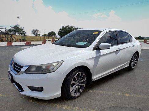 Used 2015 Honda Accord Sport image 5