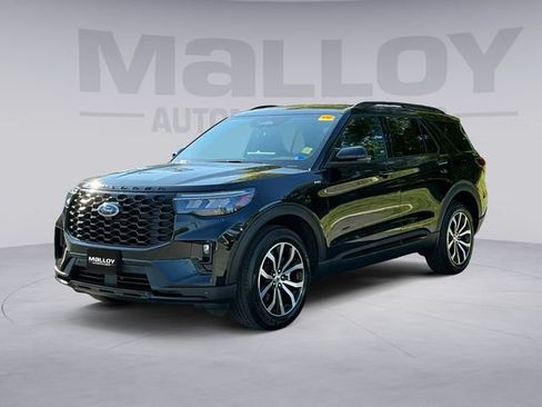 Used 2025 Ford Explorer ST-Line AWD/4WD image 1