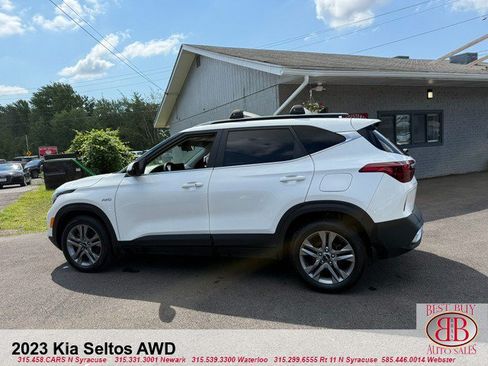 Used 2023 Kia Seltos S w/ Navigation Package AWD/4WD image 6