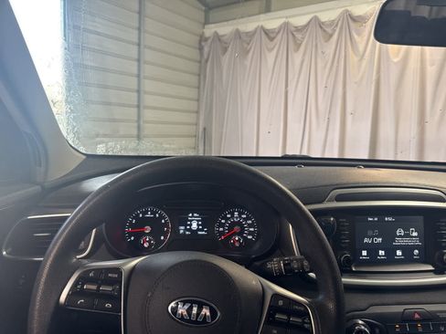 Used 2019 Kia Sorento L image 21