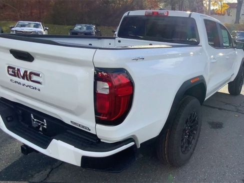 New 2026 GMC Canyon Elevation w/ Convenience Package image 8