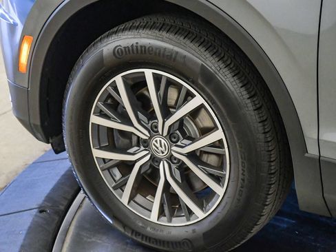 Used 2020 Volkswagen Tiguan SE FWD image 9