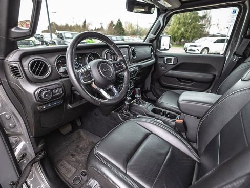 Used 2022 Jeep Wrangler Unlimited Sahara w/ Cold Weather Group image 20