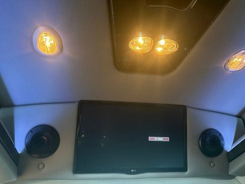 Used 2022 Mercedes-Benz Metris Passenger image 15
