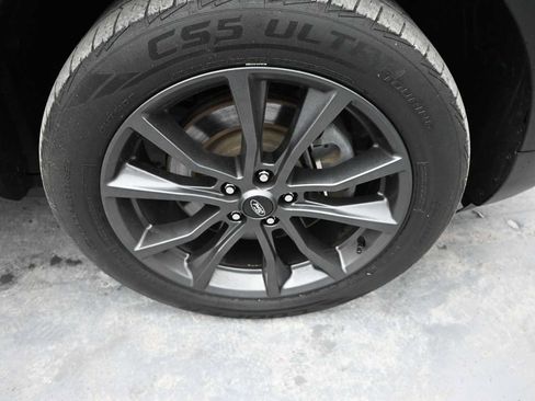 Used 2019 Ford Explorer XLT w/ Equipment Group 202A AWD/4WD image 32
