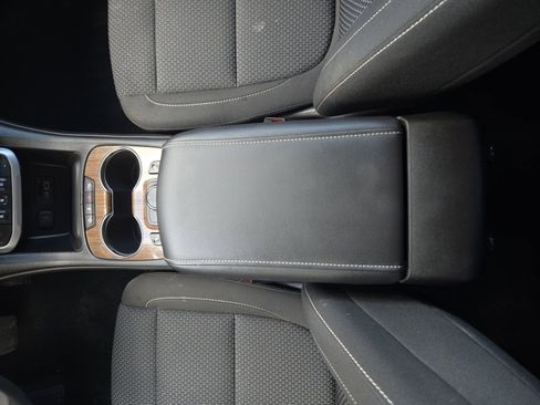 Used 2023 GMC Acadia SLE w/ Driver Convenience Package FWD image 21