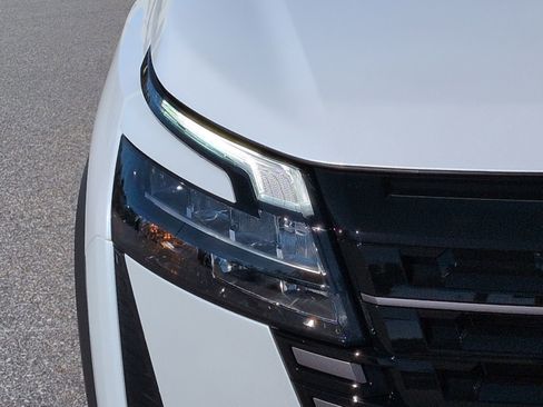 New 2026 Nissan Pathfinder SL image 11