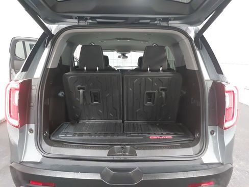 Used 2023 GMC Acadia SLE w/ Driver Convenience Package image 13