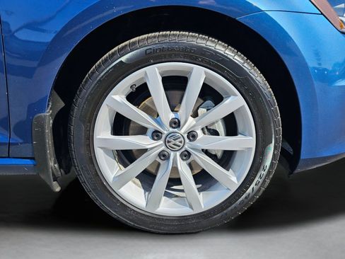 Used 2017 Volkswagen Golf SE image 27