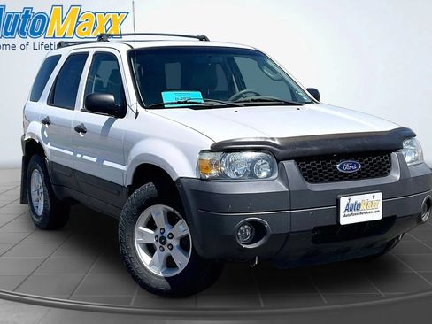 Used 2005 Ford Escape XLT AWD/4WD image 3