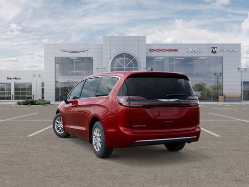 New 2026 Chrysler Pacifica Select image 3