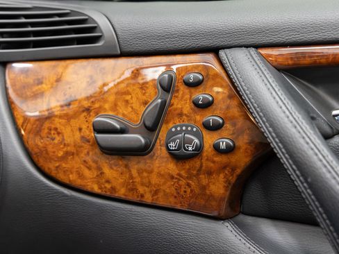 Used 2004 Mercedes-Benz CL 55 AMG image 23