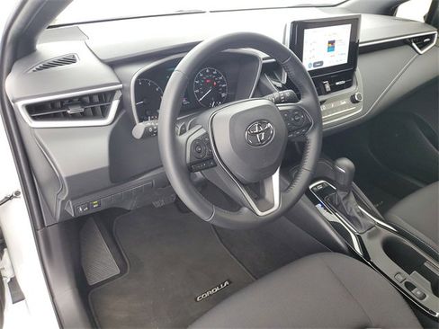 Used 2025 Toyota Corolla SE image 19