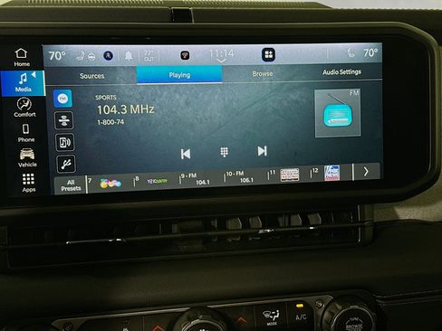 Used 2025 Jeep Wrangler Sahara image 24