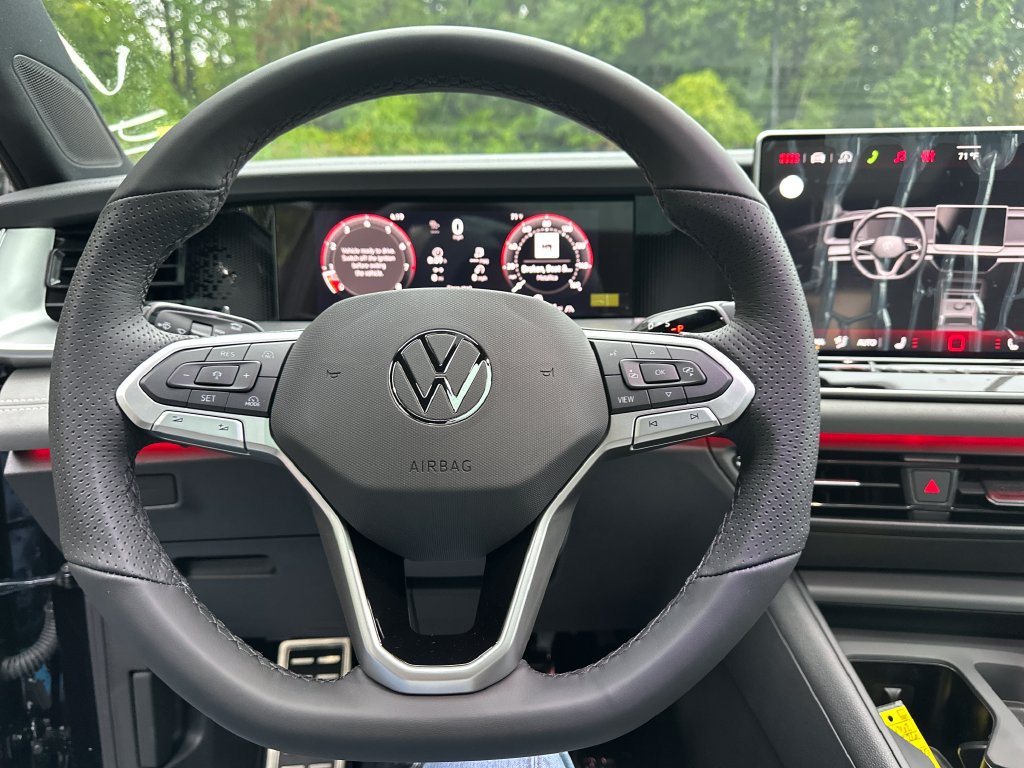 New 2026 Volkswagen Tiguan SE R-Line AWD/4WD image 12