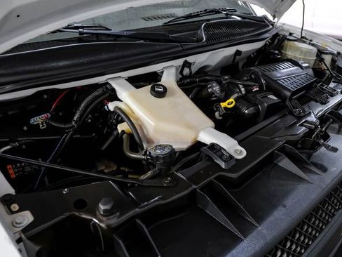 Used 2013 Chevrolet Express 2500 w/ Cold Climate Package image 40