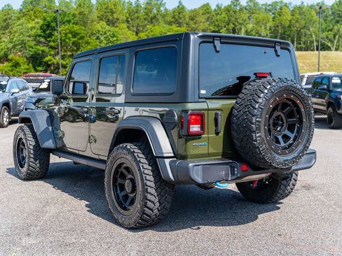 Used 2023 Jeep Wrangler Unlimited w/ Cold Weather Group AWD/4WD image 5