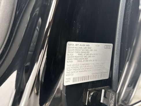 Used 2025 Audi Q5 Premium Plus w/ Premium Plus AWD/4WD image 39
