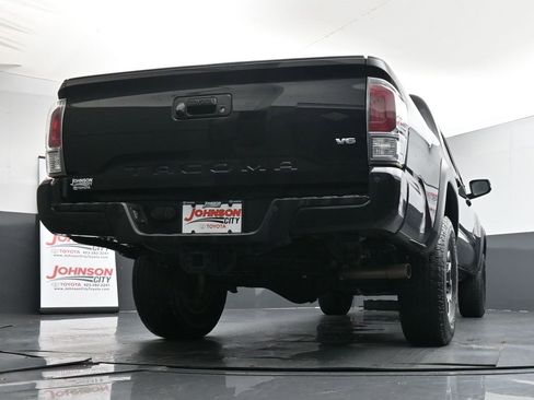 Used 2021 Toyota Tacoma TRD Off-Road image 43