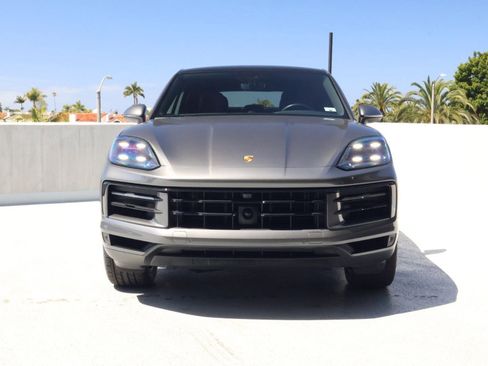 Certified 2024 Porsche Cayenne Coupe AWD/4WD image 6