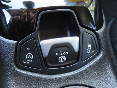 Used 2018 Jeep Compass Limited w/ Navigation Group image 12