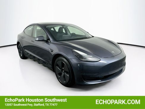 Used 2023 Tesla Model 3 Standard Range RWD image 1