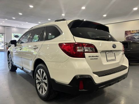 Used 2019 Subaru Outback 2.5i Touring AWD/4WD image 5