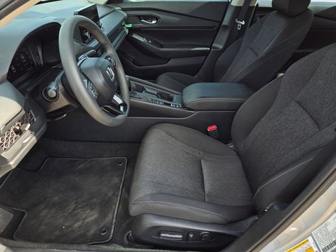 Used 2025 Honda Accord SE image 29