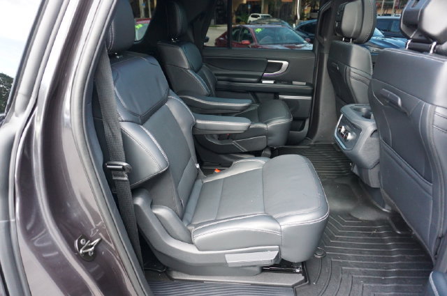 Used 2026 Ford Expedition Max Platinum w/ Stealth Appearance Package AWD/4WD image 19