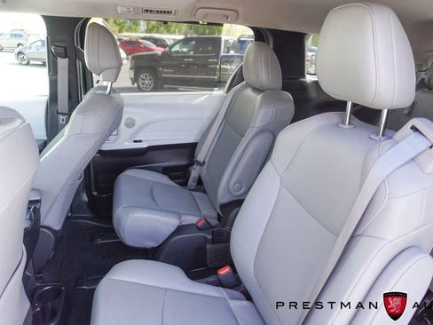 Used 2025 Toyota Sienna XLE w/ XLE Plus Package image 42