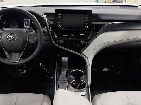 Used 2023 Toyota Camry SE w/ Cold Weather Package FWD image 26