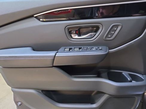 Used 2024 Honda Pilot EX-L image 33