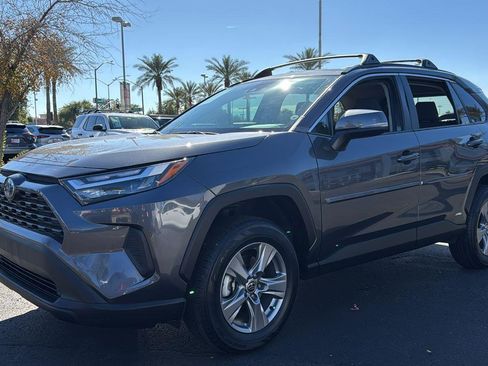 Used 2022 Toyota RAV4 XLE w/ Convenience Package image 3