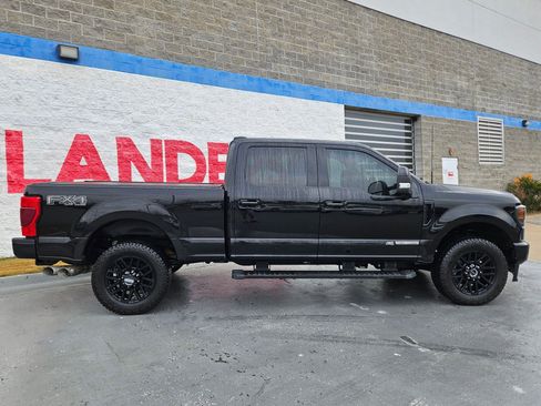 Used 2022 Ford F250 Lariat w/ Black Appearance Package image 8