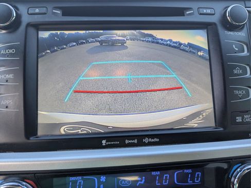 Used 2019 Toyota Highlander XLE image 21