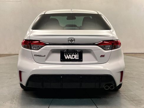 Used 2024 Toyota Corolla SE w/ SE Premium Package FWD image 4