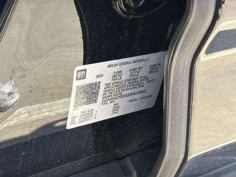 Used 2025 Chevrolet Suburban LT w/ Comfort Package RWD image 5