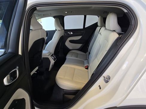 Certified 2023 Volvo XC40 B4 Plus w/ Protection Package Premier image 13