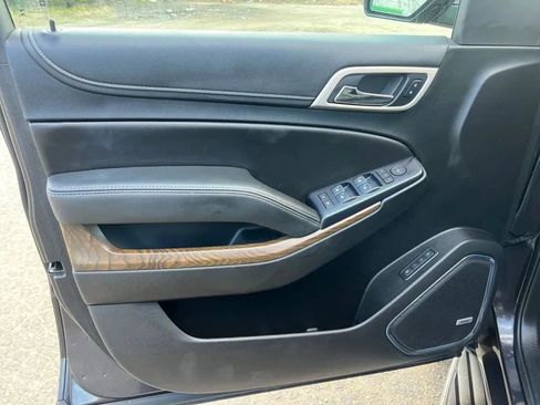 Used 2018 GMC Yukon Denali image 26