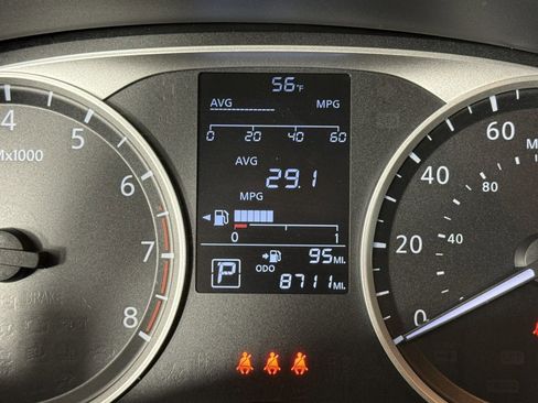 Used 2025 Nissan Kicks Play S FWD image 17