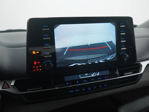 Used 2024 Toyota Sienna LE image 27