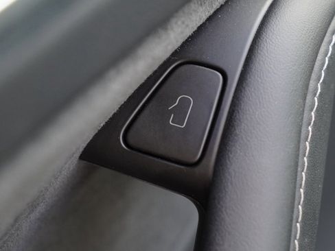 Used 2023 Tesla Model Y Long Range image 9