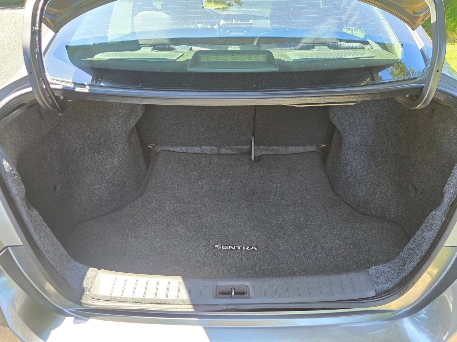 Used 2017 Nissan Sentra SV w/ Style Package FWD image 5