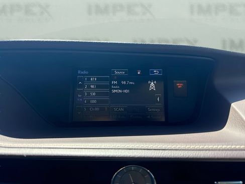 Used 2016 Lexus ES 350 w/ Luxury Package w/Wood Trim FWD image 18