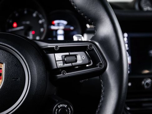 Certified 2026 Porsche Macan AWD/4WD image 16