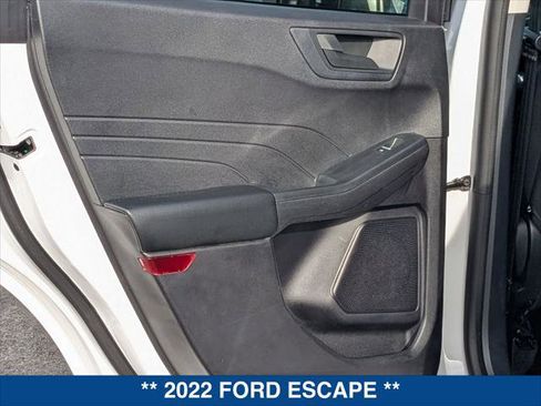 Used 2022 Ford Escape SE image 20