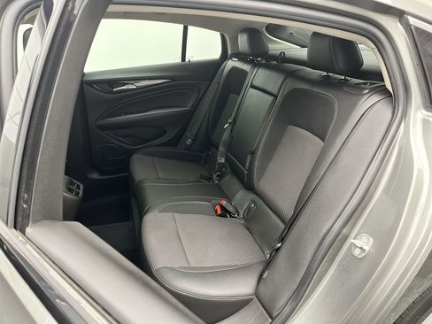 Used 2018 Buick Regal Preferred w/ Driver Confidence Package #1 image 10