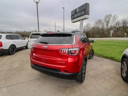 Used 2025 Jeep Compass Limited AWD/4WD image 3